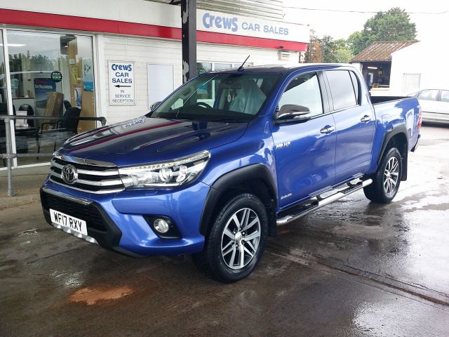 Toyota Hilux 2.4 D-4D Invincible Pickup Double Cab 4dr Diesel Manual 4WD Euro 6 (TSS, 3.5t) (150 ps)
