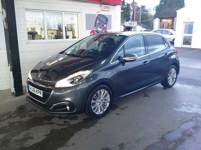 Peugeot 208 1.2 PureTech Allure Hatchback 5dr Petrol Manual Euro 6 (82 ps)