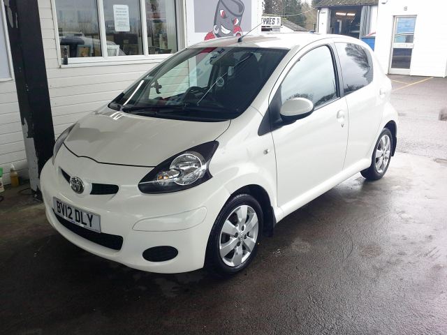 Toyota AYGO 1.0 VVT-i Go Hatchback 5dr Petrol Manual Euro 5 (67 ps)