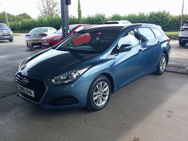 2015 (15) Hyundai i40 1.7 CRDi Blue Drive S Tourer 5dr Diesel Manual Euro 6 (s/s) (141 ps)