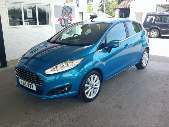 2015 (15) Ford Fiesta 1.0T EcoBoost Titanium Hatchback 5dr Petrol Manual Euro 6 (s/s) (100 ps)